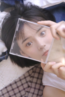 乌鸦嘴妙女郎